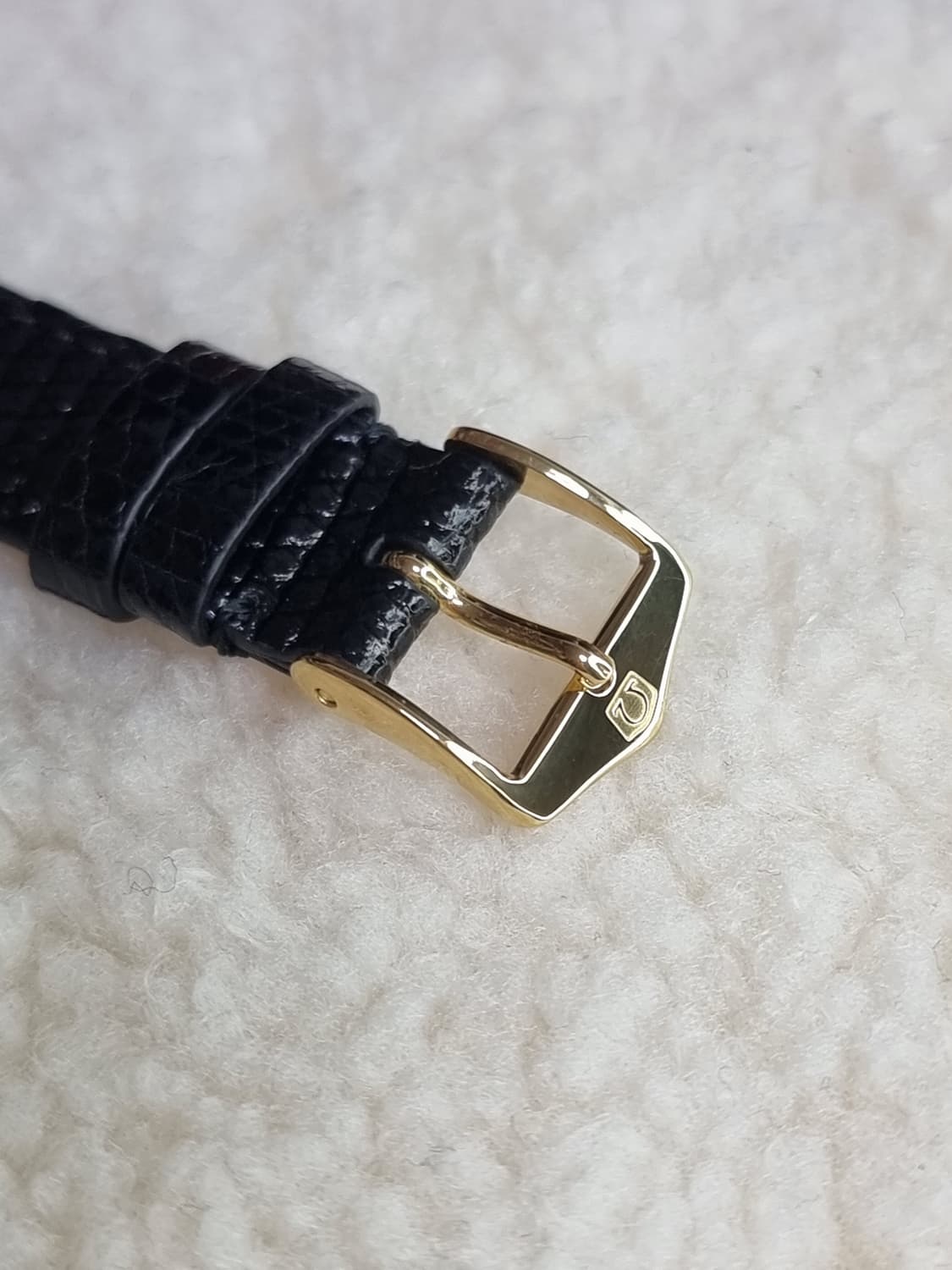 오메가 드빌 탱크 블랙 다이얼 쿼츠 여성용 시계 상품이미지5