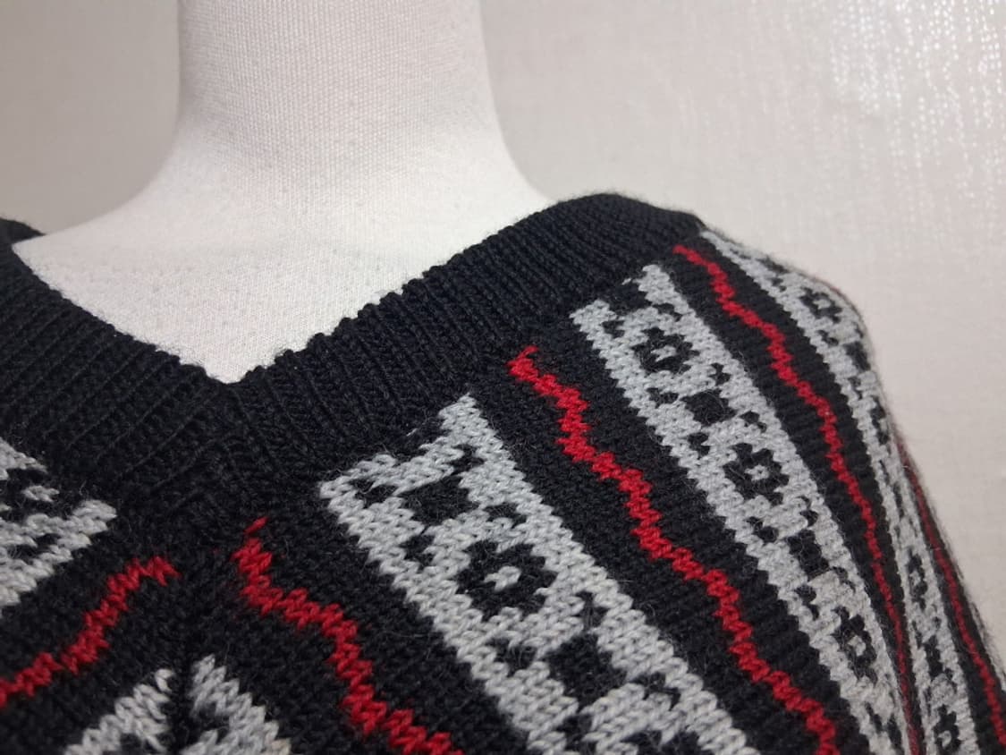 일본빈티지 100%울 페어아일 패턴 울니트케이프 5566
원산지 일본 소 상품이미지4