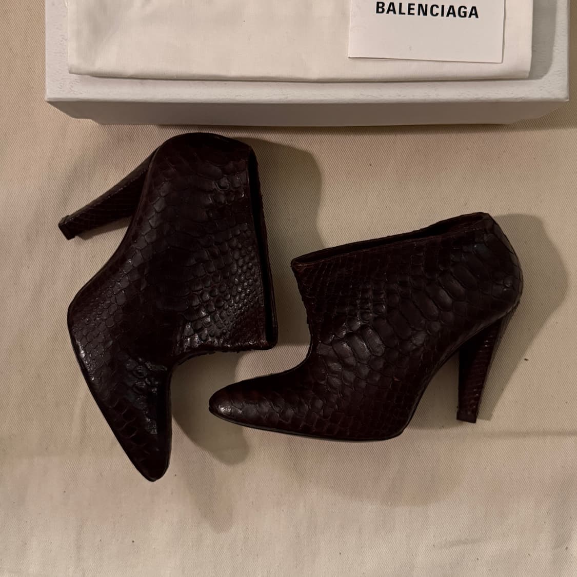 발렌시아가 파이톤 레더 포인티드 힐 앵클부츠 상품이미지3