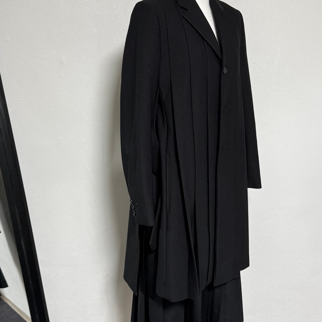21aw 꼼데가르송 꼼데가르송 플리츠 벨티드 롱자켓 s 상품이미지5