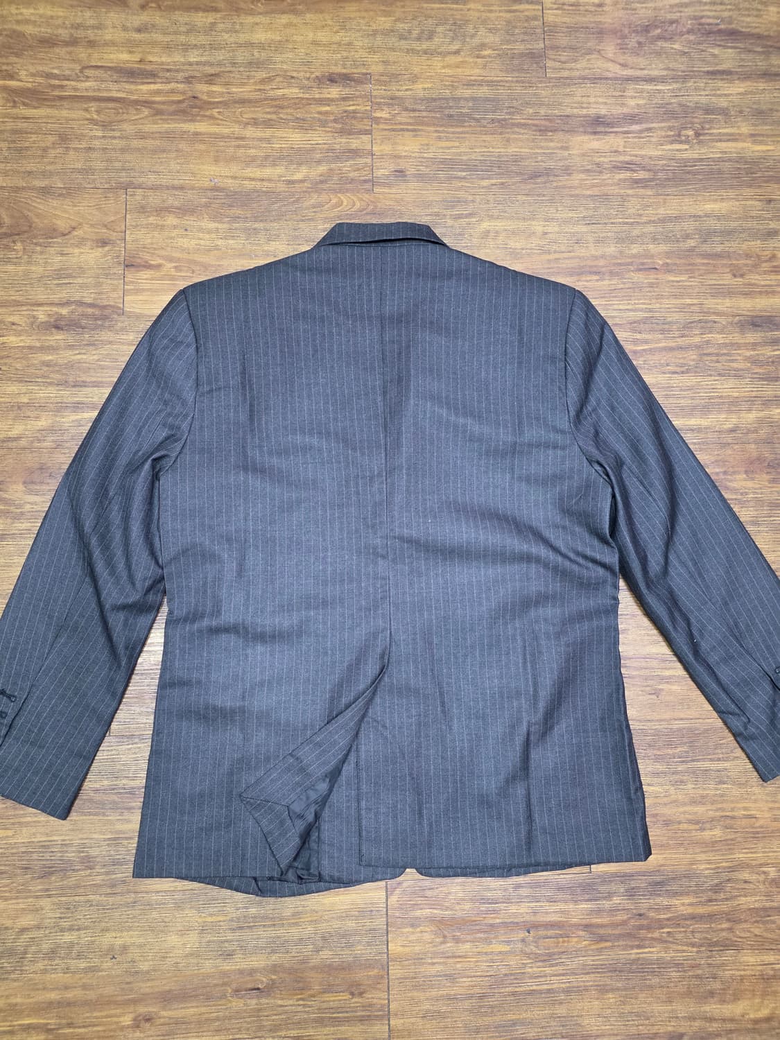  파르티멘토 핀스트라이프자켓

미사용품  상품이미지8