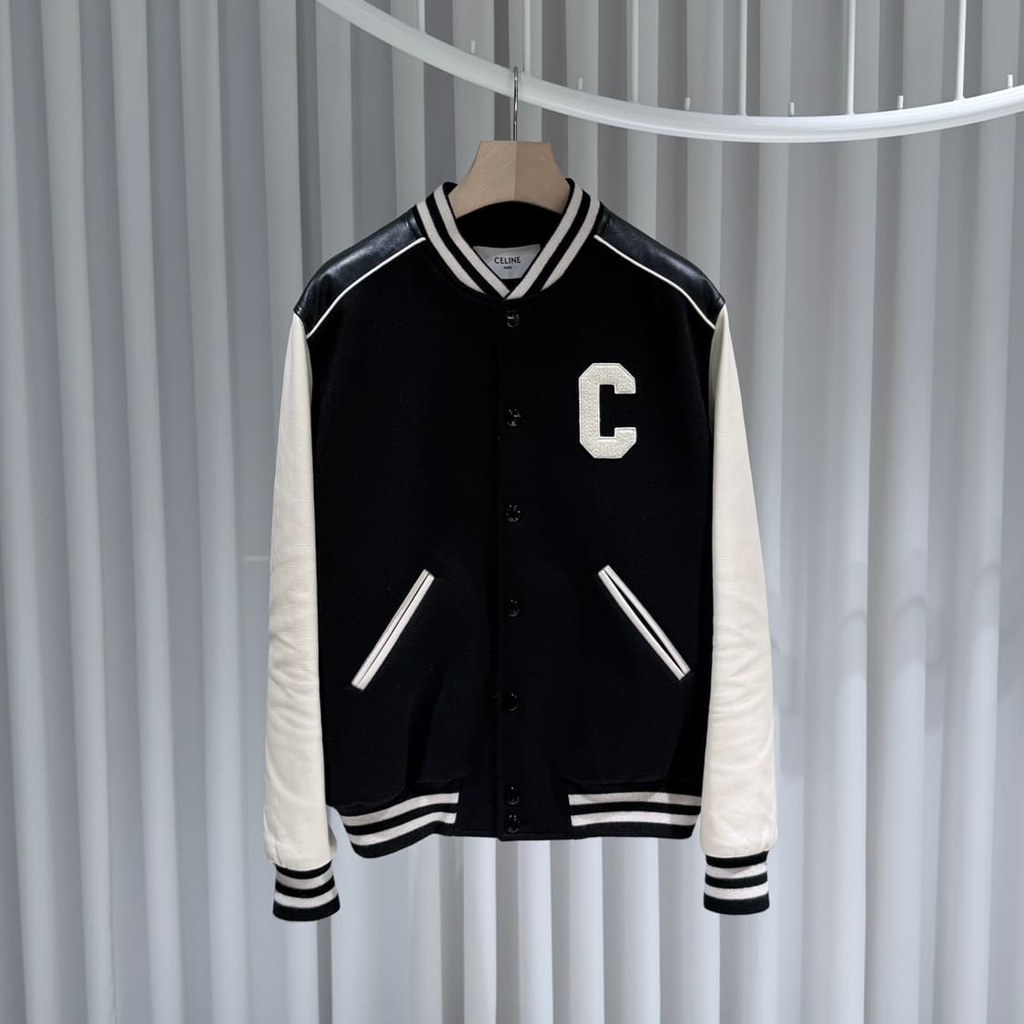 (A/52) / 셀린느 클래식테디 텍스 쳐드 울 블랙 바시티 자켓 상품이미지1