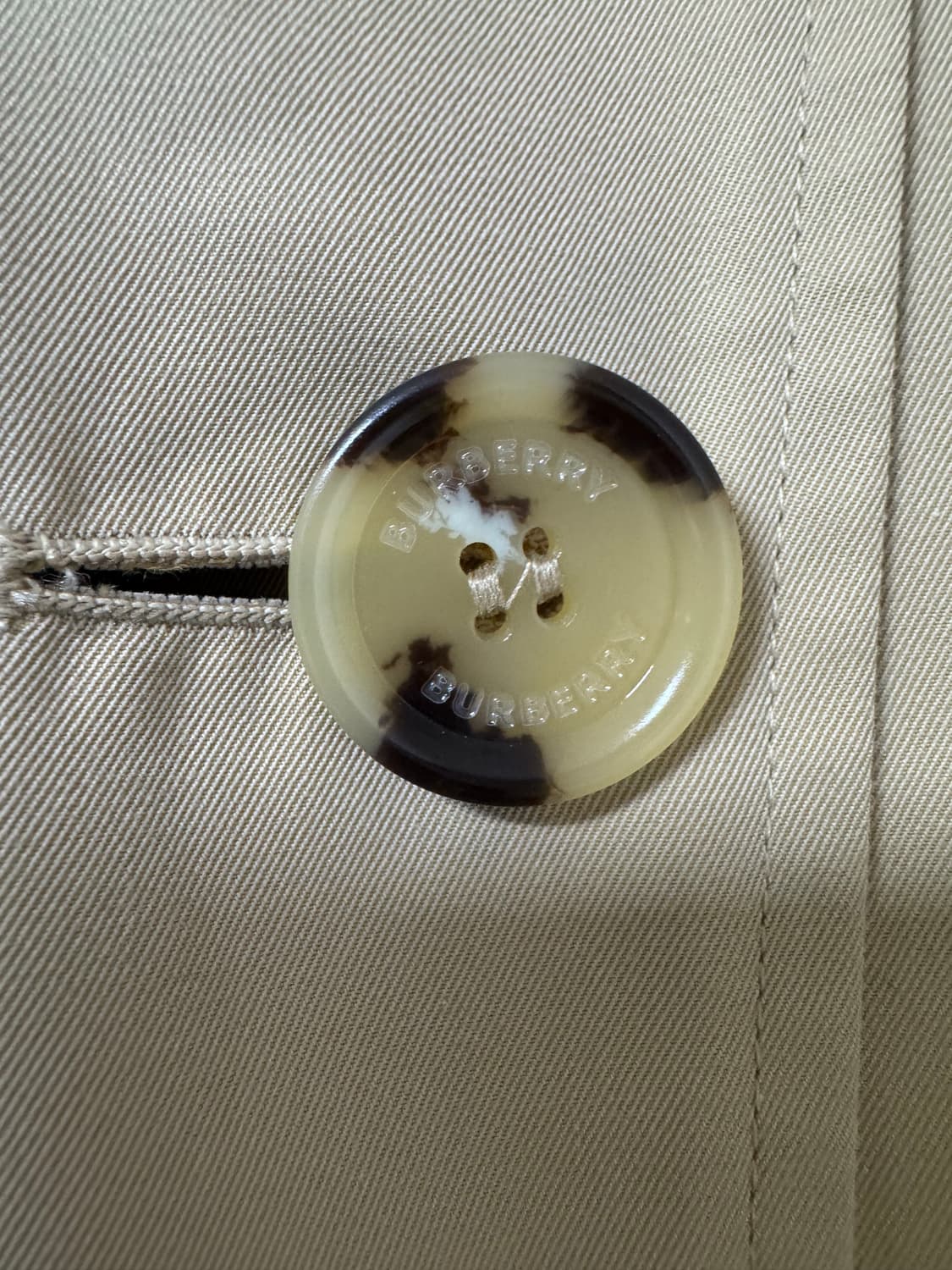 버버리 켄싱턴 트렌치코트 허니 40사이즈 상품이미지2