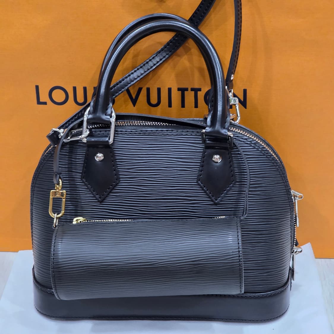 루이비통 에삐 빠삐용 미니백  상품이미지10