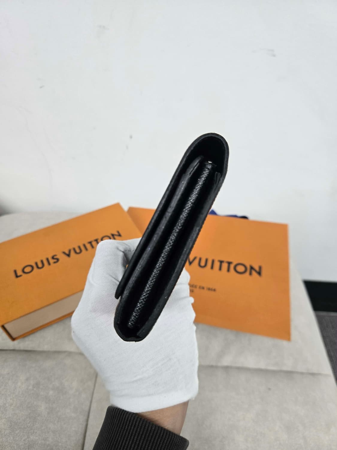 [보증서 정품] 루이비통 앙프렝뜨 카퓌신 장지갑 상품이미지5