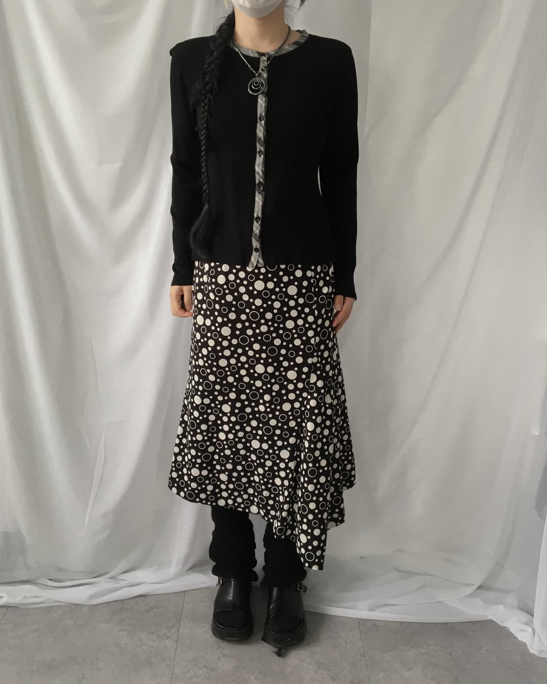 Dot pattern unbalanced drop point skirt 상품이미지5