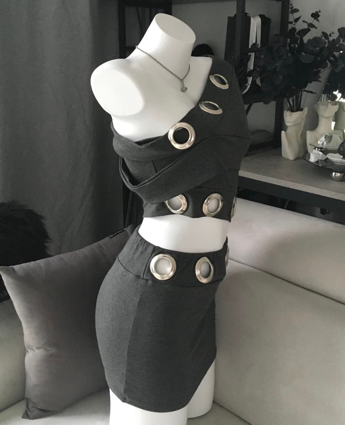 Eyelet off-shoulder dress 상품이미지2