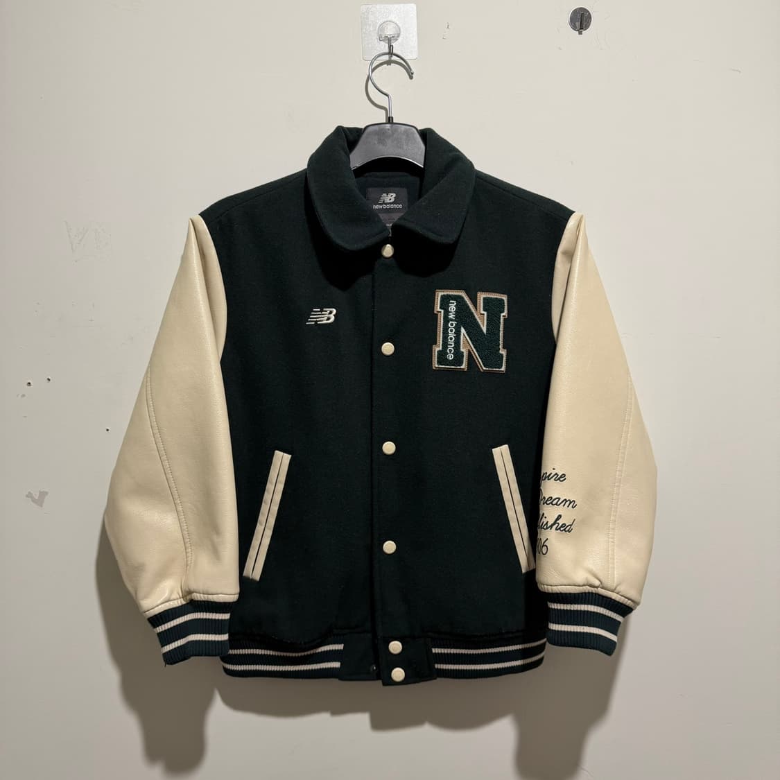 뉴발란스 바시티 자켓 상품이미지1