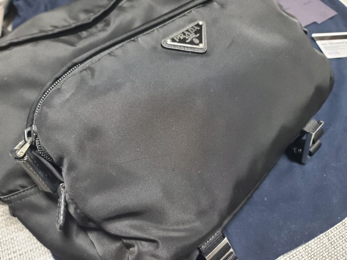 프라다 바이커백 신형 라지 크로스백 메신저백 2vh021 상품이미지2