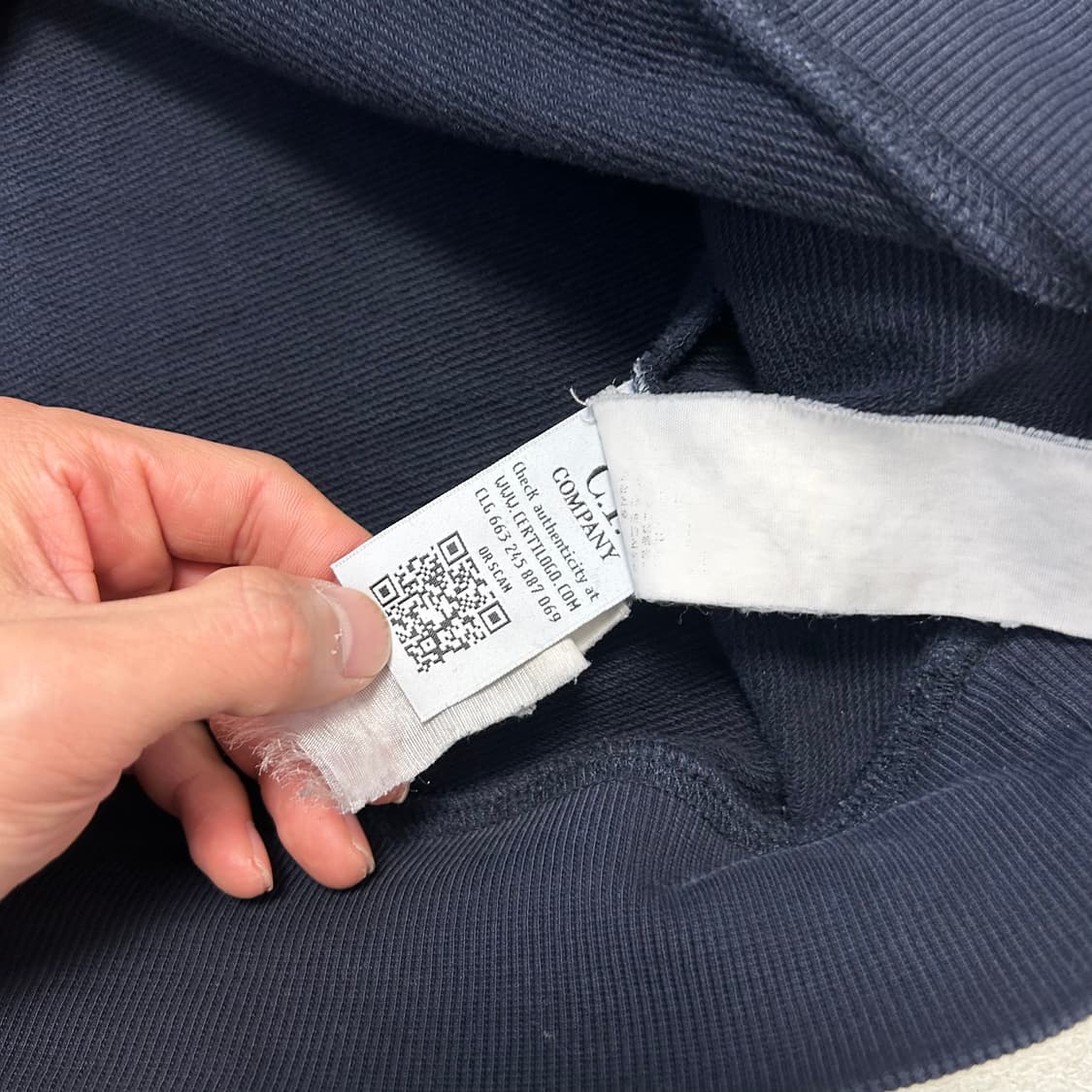 CP컴퍼니 렌즈 맨투맨 상품이미지5