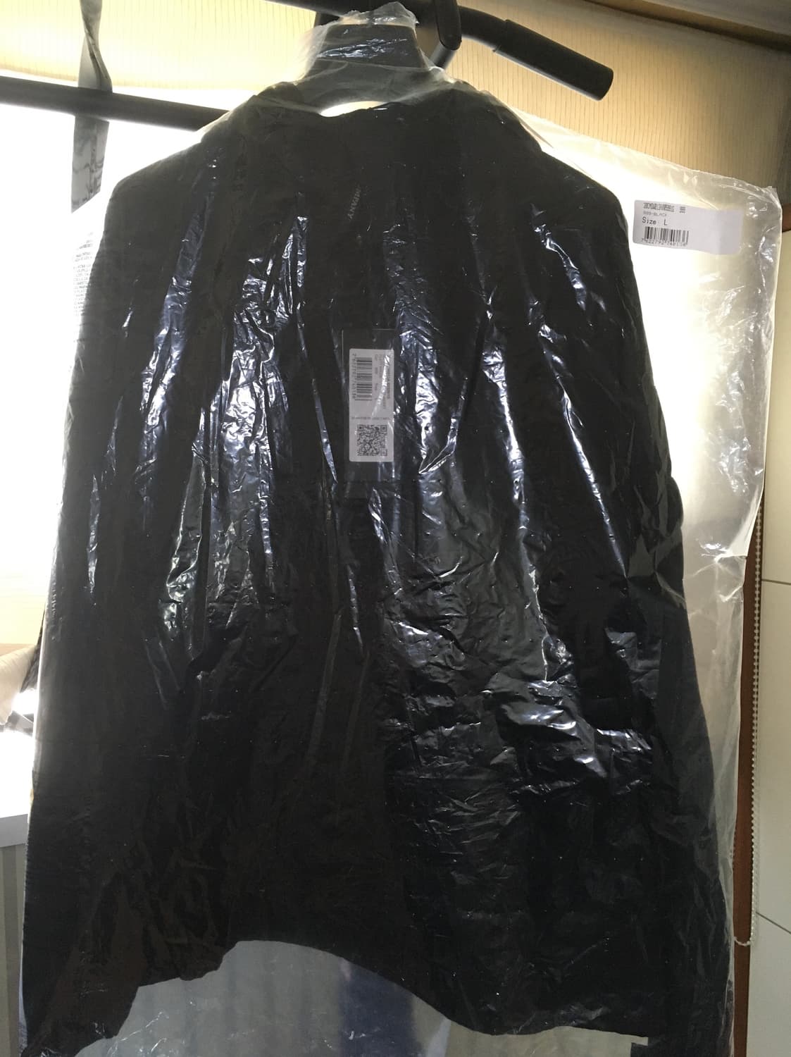 씨피컴퍼니 FLATT NYLON GOGGLE JACKET 블랙 판매합니다 상품이미지3