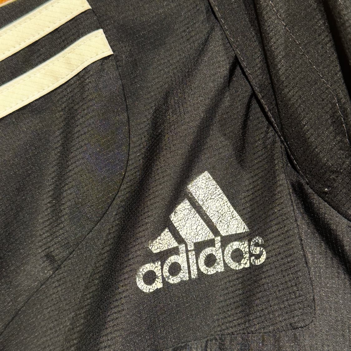 레알마드리드 아디다스 바람막이 XL 상품이미지3