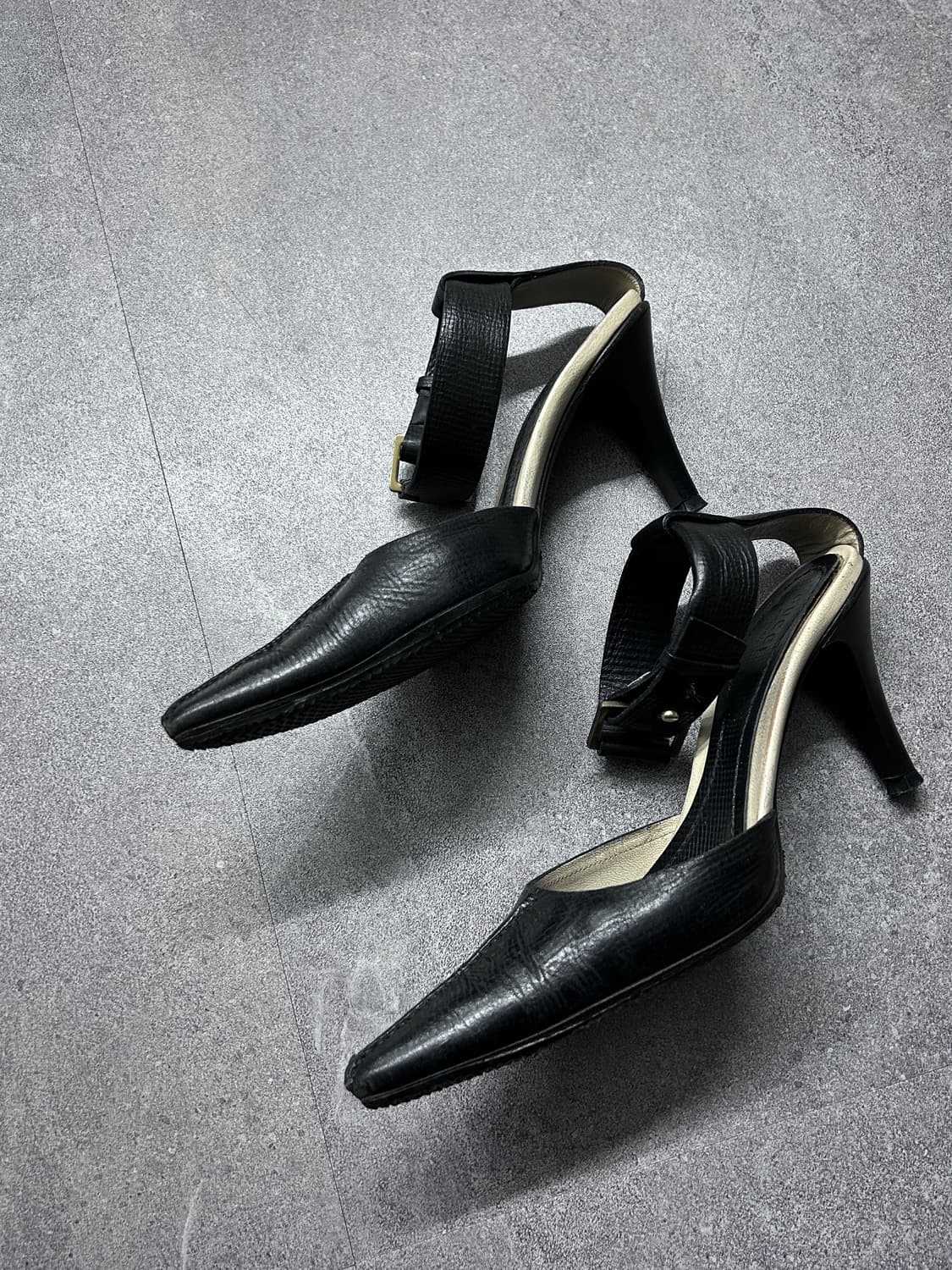 구찌 스틸레토 스트랩 힐 상품이미지3