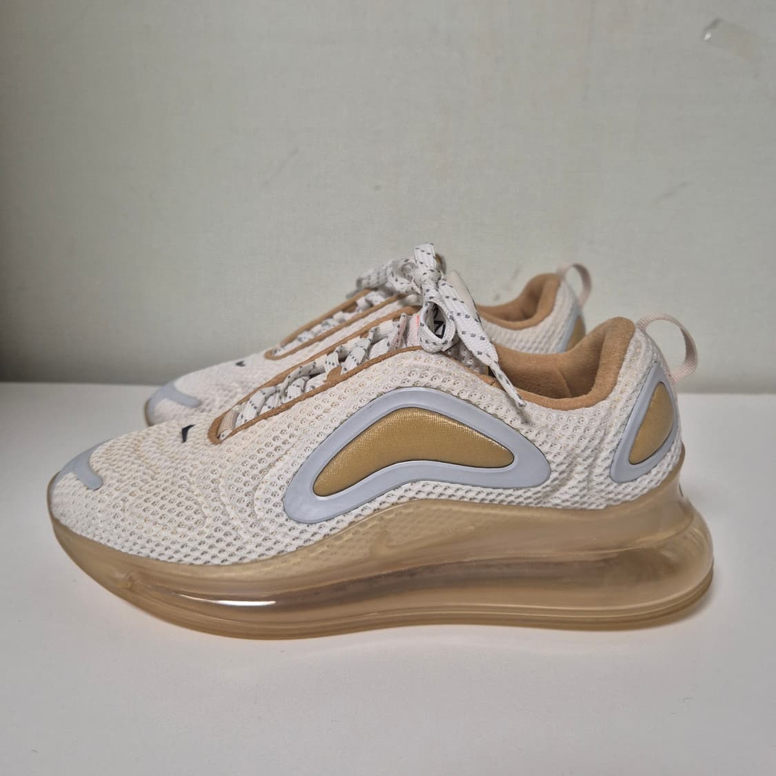 260사이즈)나이키 에어맥스720 상품이미지2