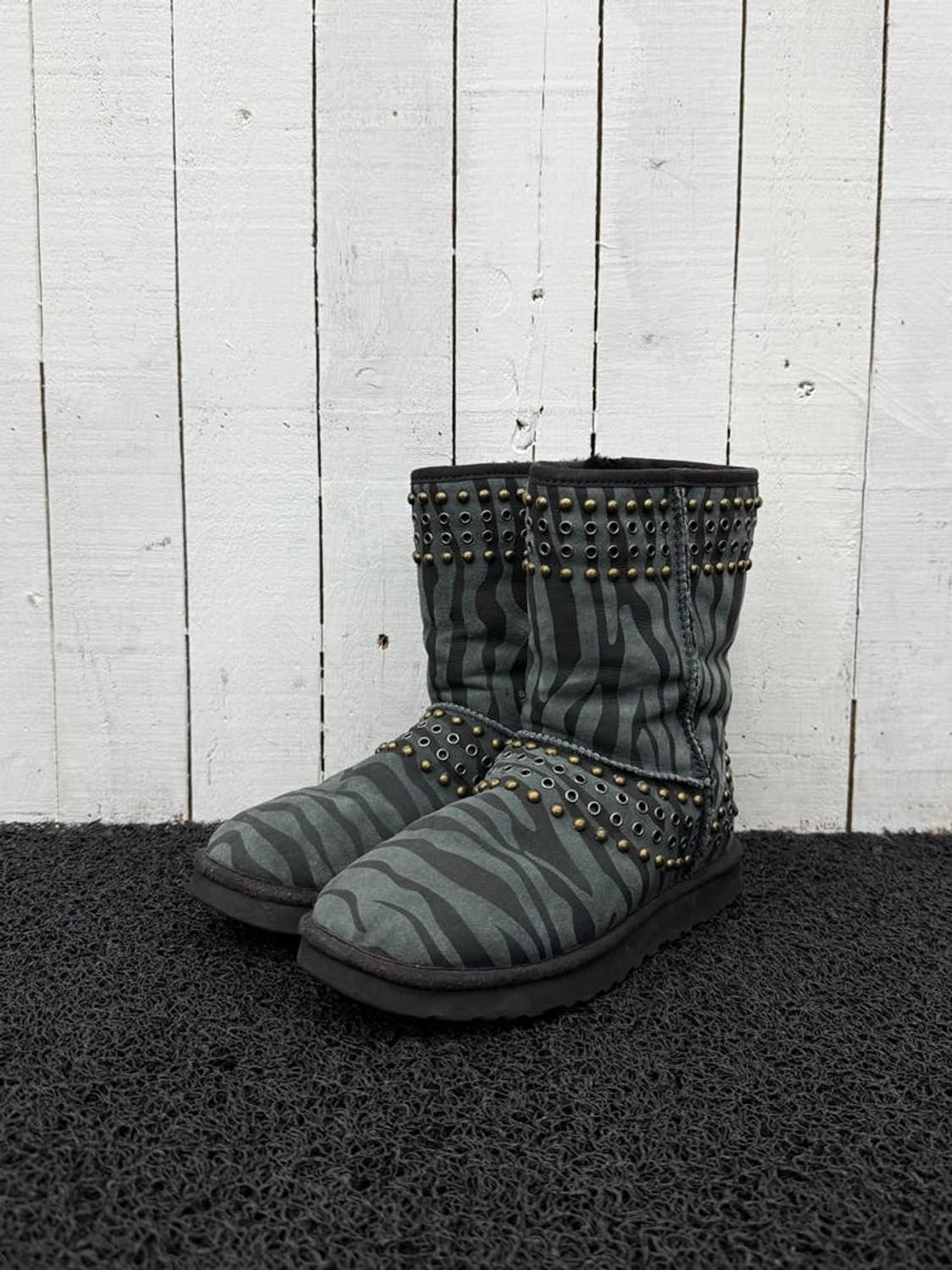 ugg x jimmy choo 상품이미지1