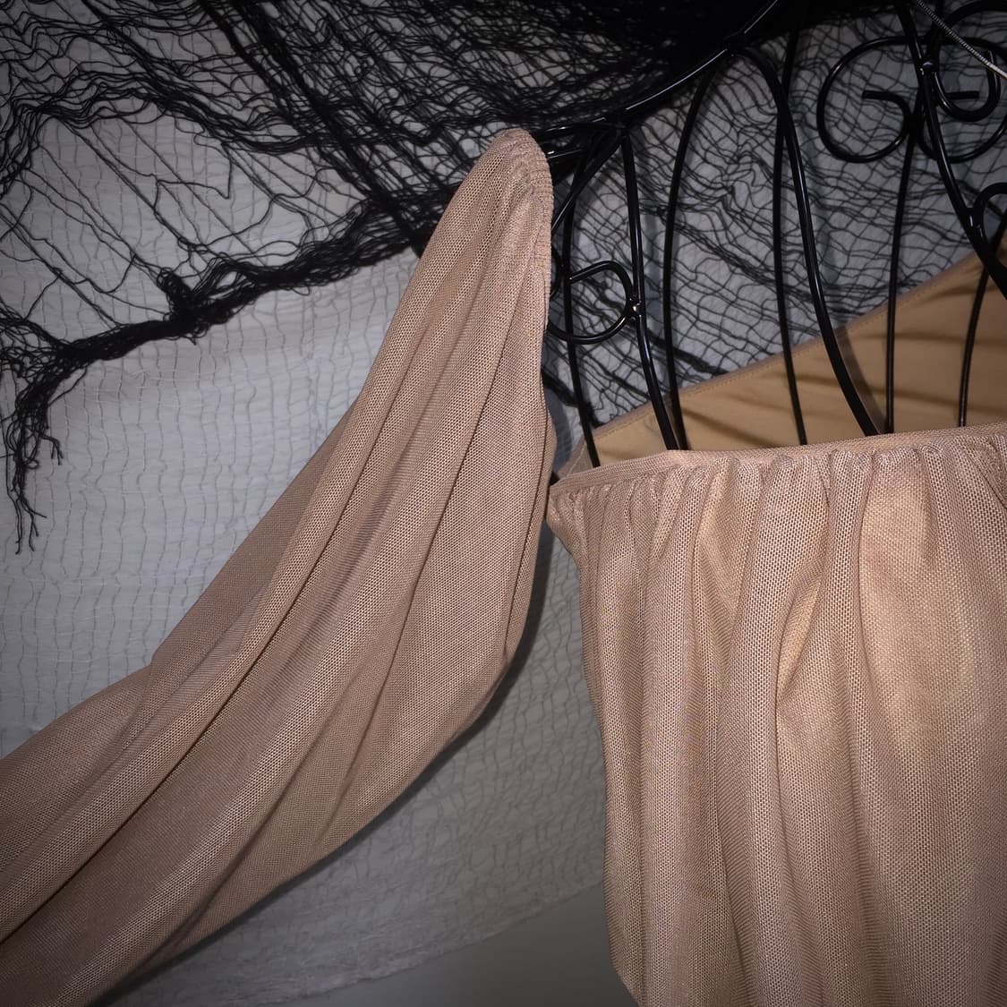 갸루 see-through shirring off-shoulder Top 상품이미지4