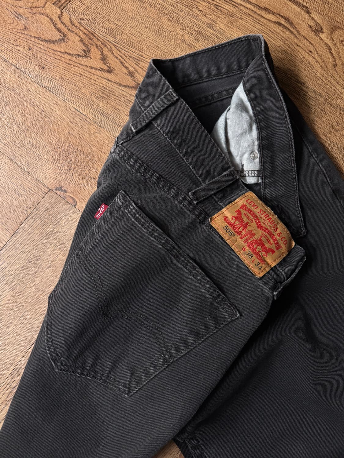 [38]리바이스 505 레귤러 스트레이트핏 흑청 데님 팬츠 상품이미지4