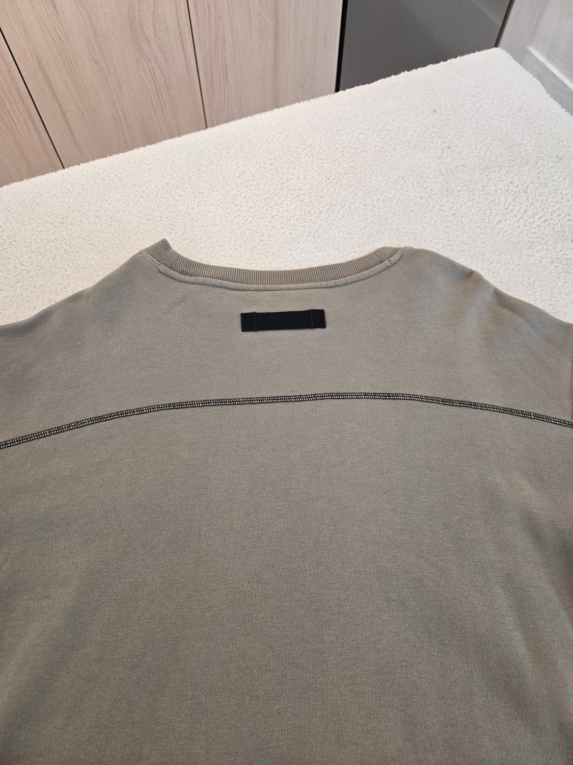 아디다스 크롭한 밀리터리 포켓 맨투맨 티셔츠 M 상품이미지9