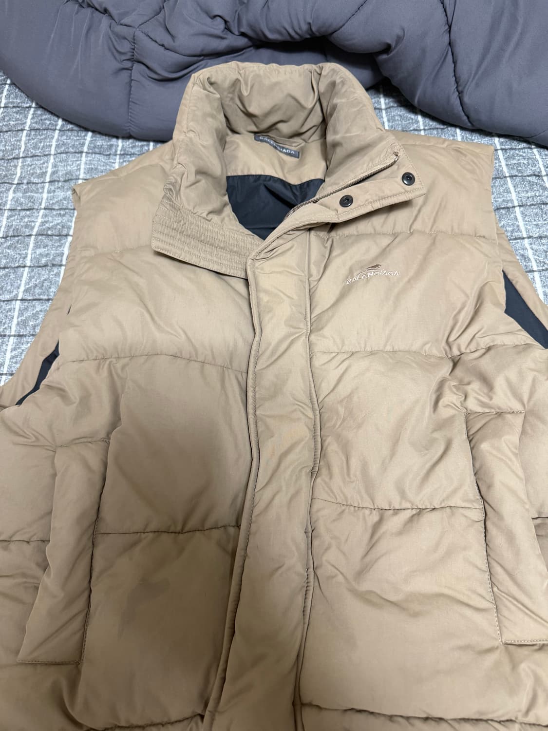 발렌시아가 패딩조끼 베이지 46사이즈 상품이미지1