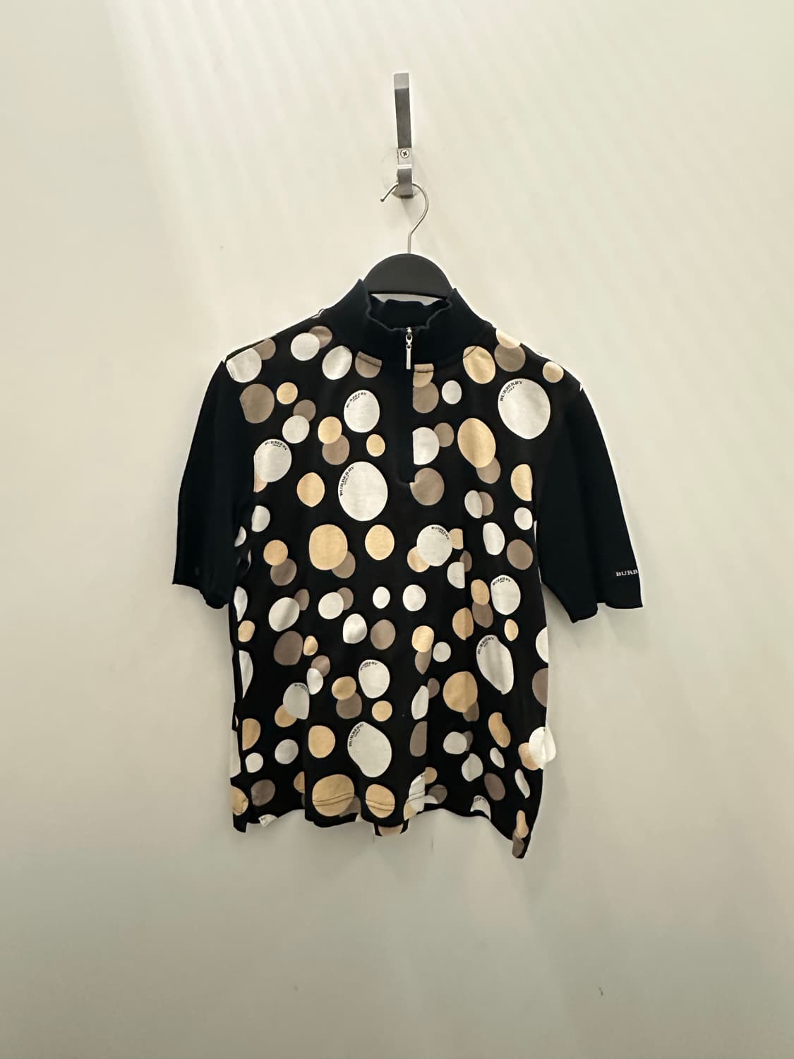 BURBERRY 버버리 도트 블랙 반집업 상품이미지1