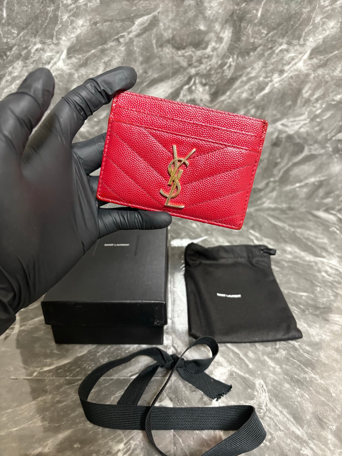 입생로랑 그랑 드 뿌드르 마틀라세 카드지갑 상품이미지1