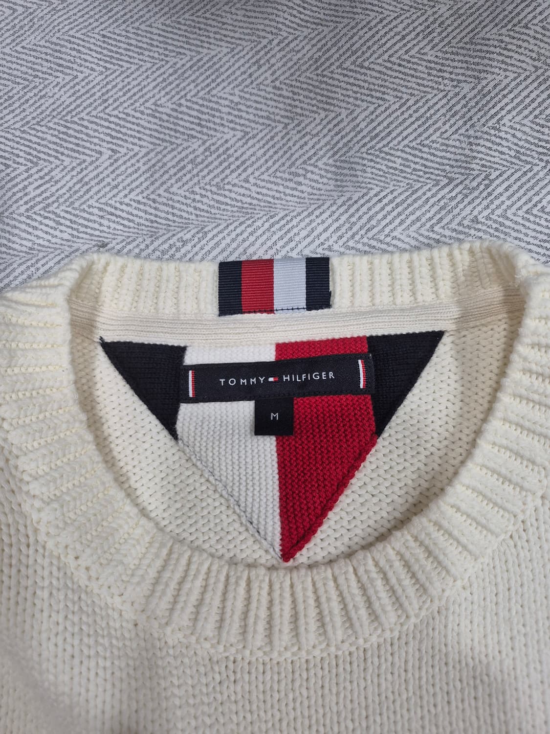 타미힐피거 니트 플래그 빅로고 포인트  울 스웨터 아이보리 남성 95 상품이미지4