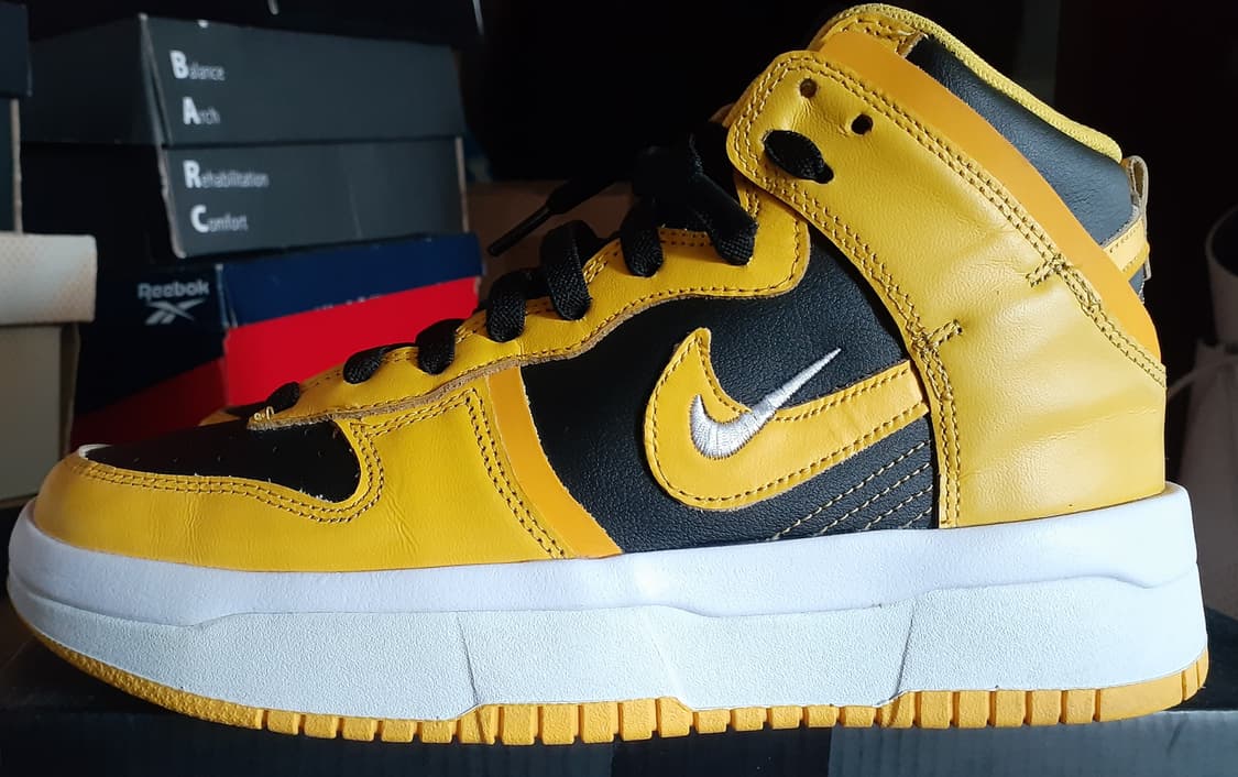 나이키 덩크 하이 업 블랙 엔 바시티 메이즈 240 상품이미지3