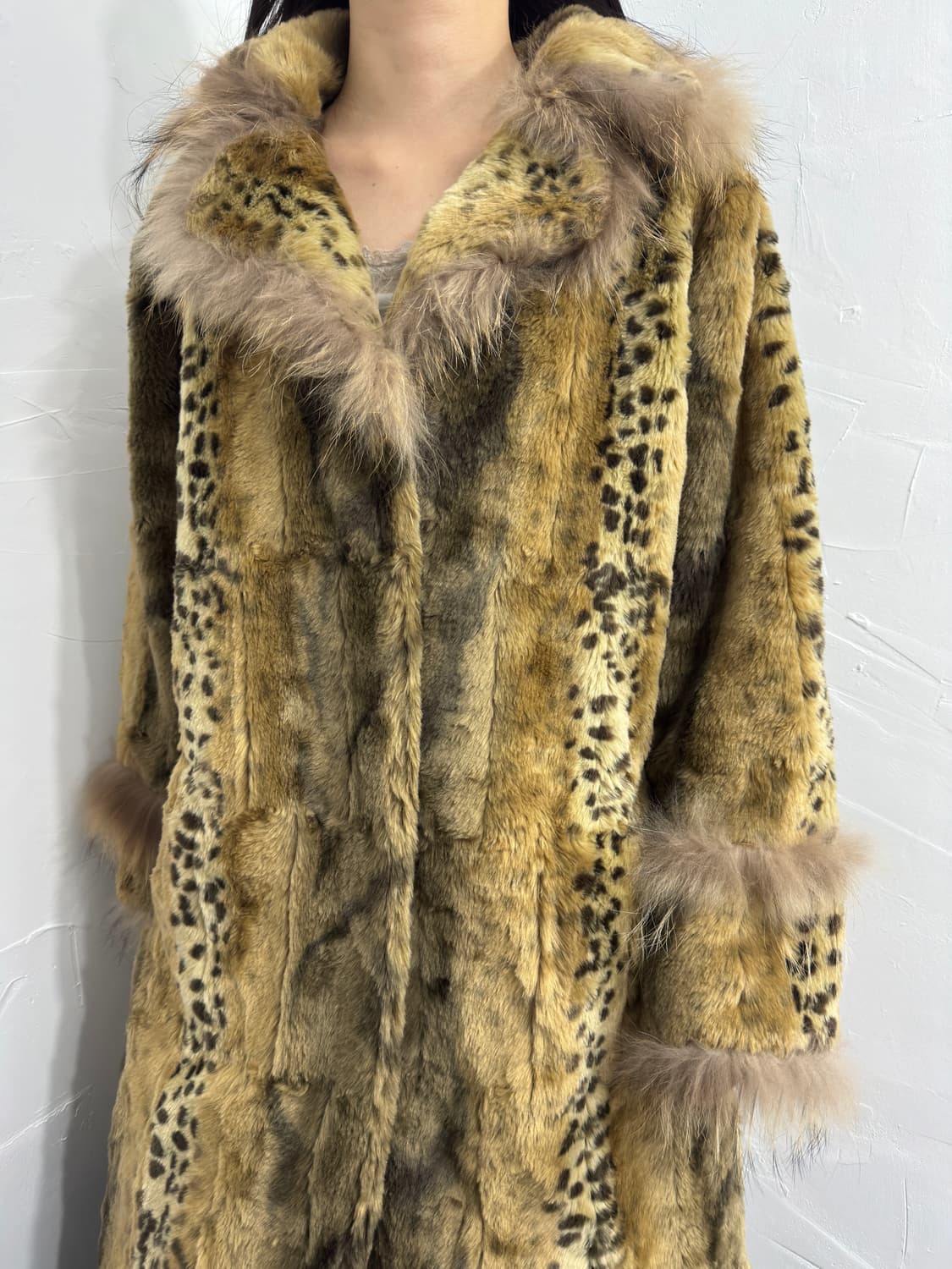 Via faburrica eopard fur coat 상품이미지4