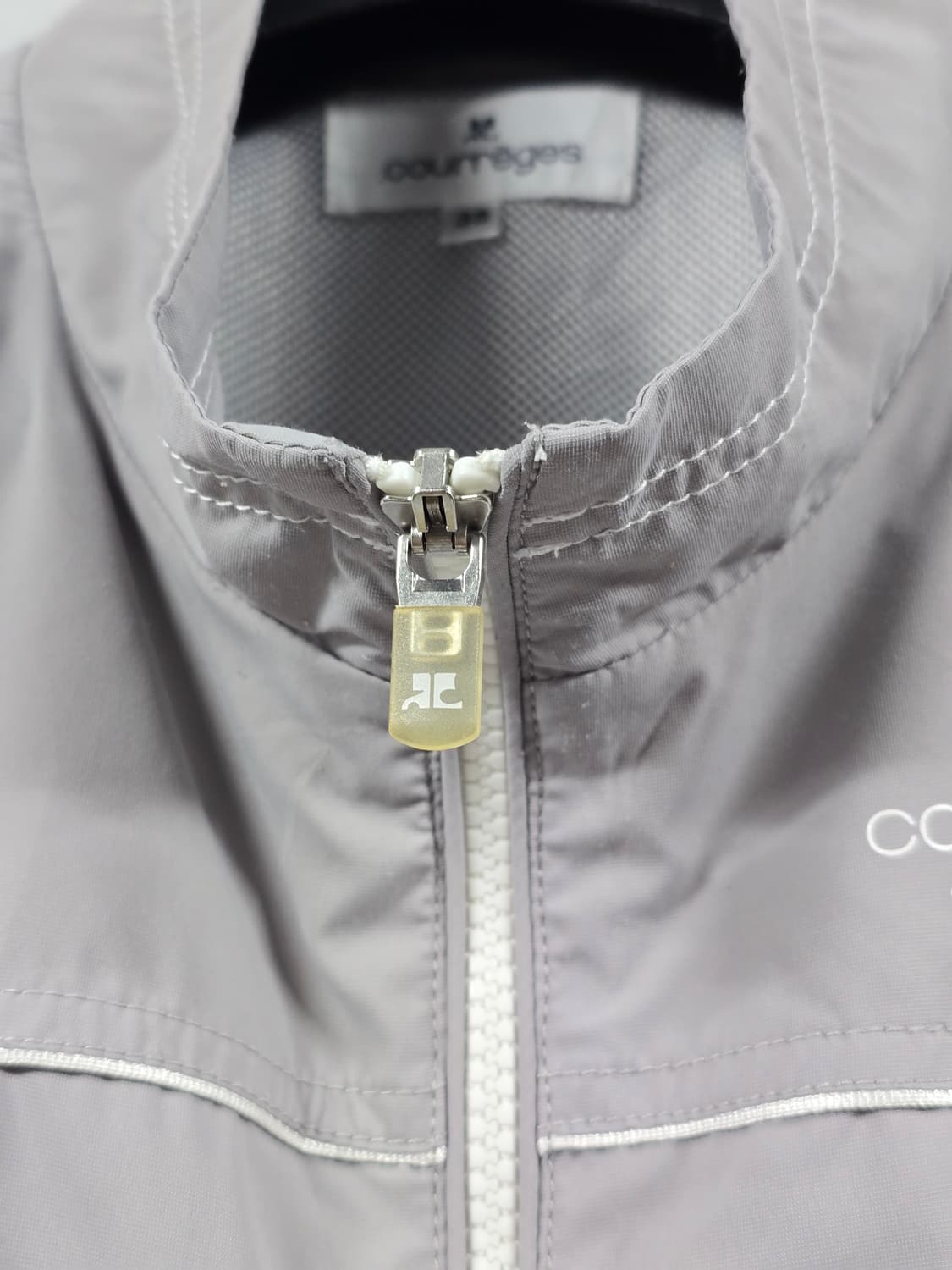 Courreges 꾸레쥬 그레이 로고 베스트 38 상품이미지4