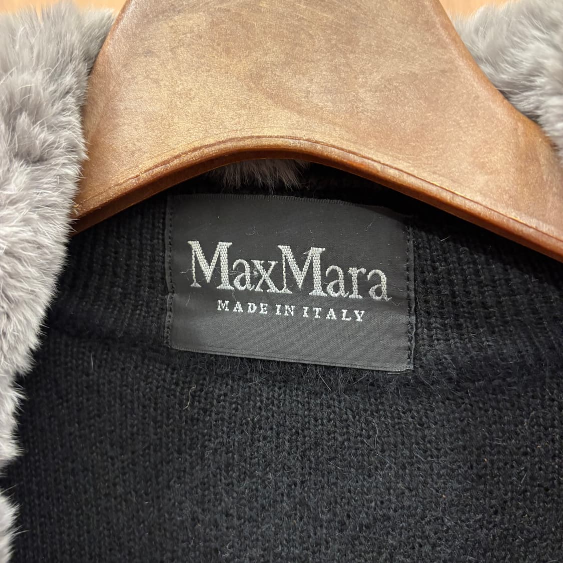 막스마라 A라인 7부 오픈형 니트 코트 그레이 퍼 카라 포켓 디테일 블랙 상품이미지7