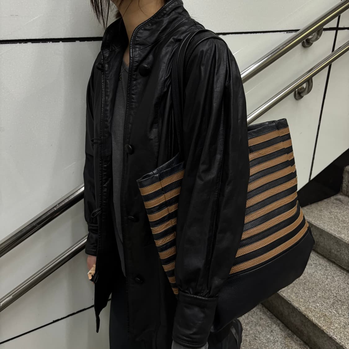 vtg cowhide button loop midi jacket 상품이미지4