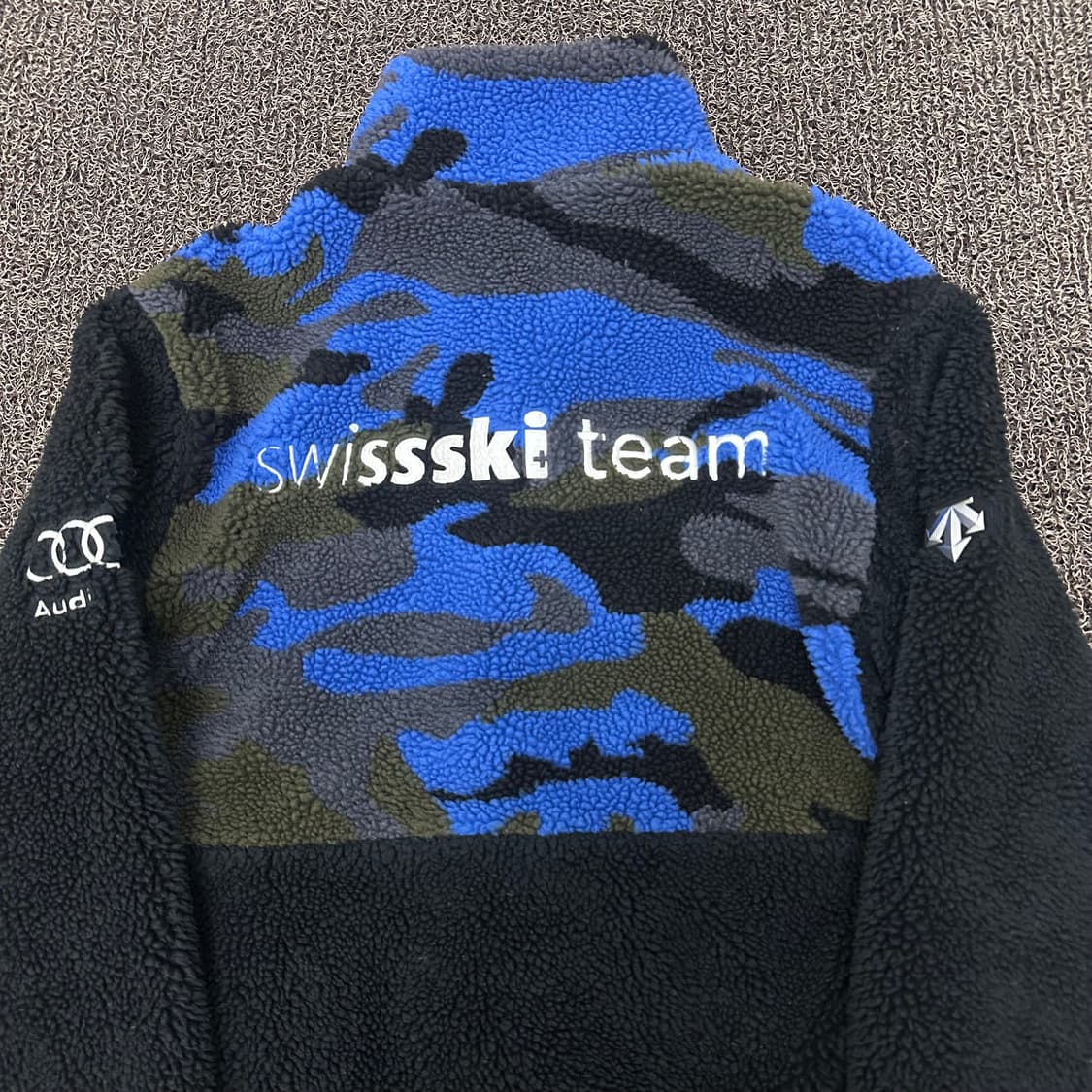 데상트 아우디 플리스 후리스 털 자켓 카모패턴 105(XL) 상품이미지5