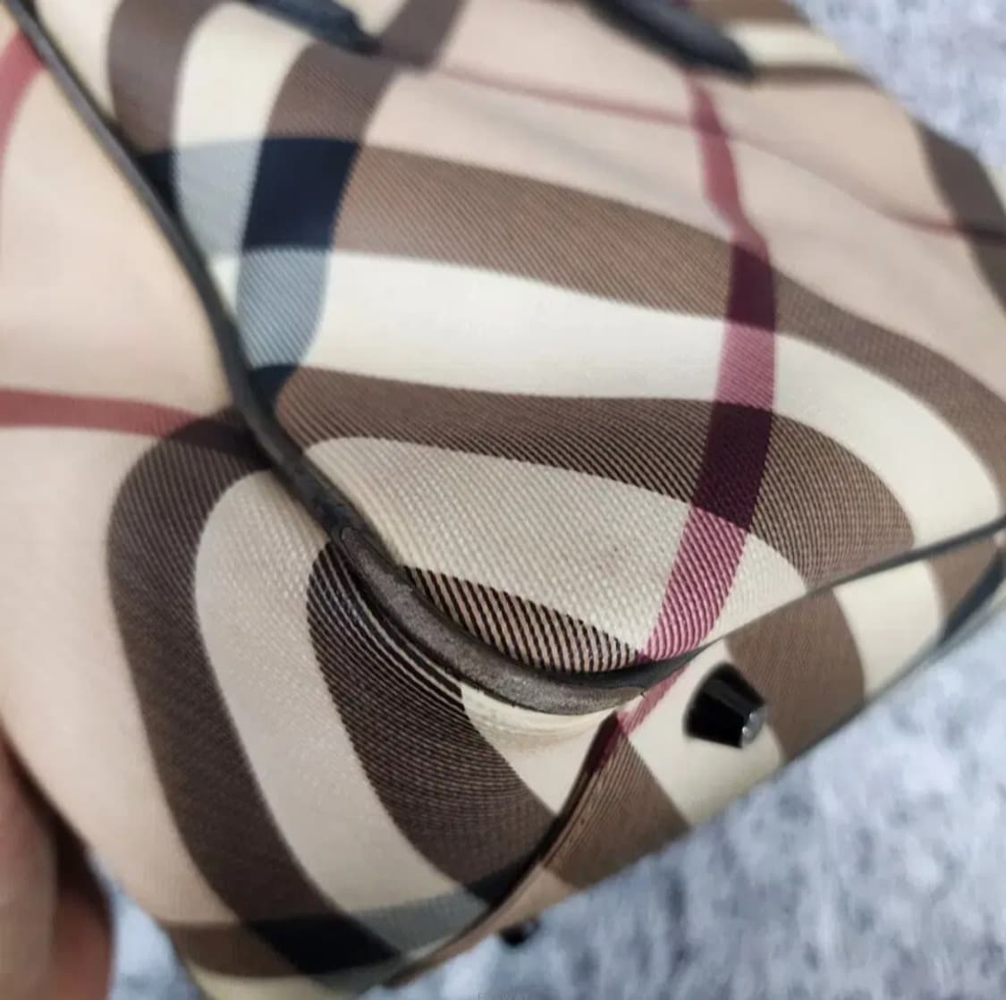 버버리 체크 토트백 상품이미지5