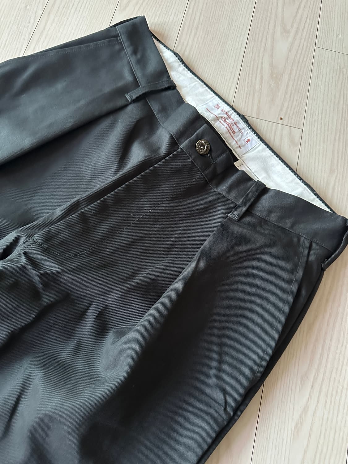 저널스탠다드 x 유니버셜 오버랠 헤리티지라인 원턱와이드팬츠 상품이미지3