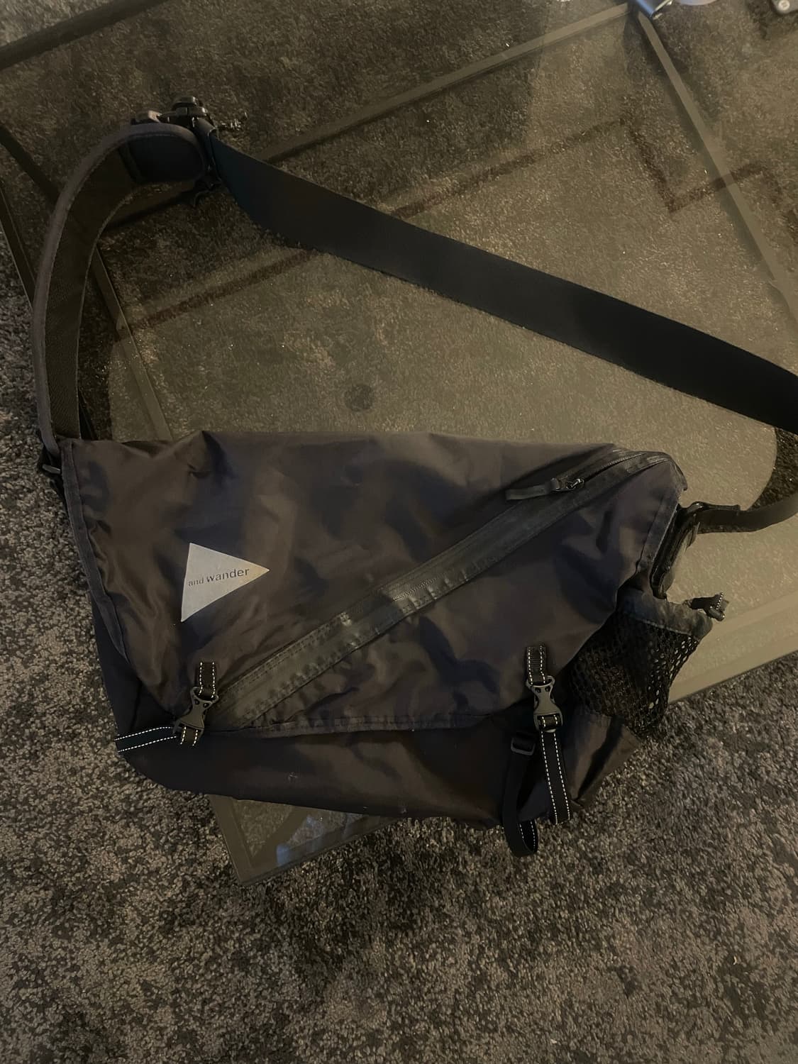 And wander 앤드원더 20L 메신저백 상품이미지3