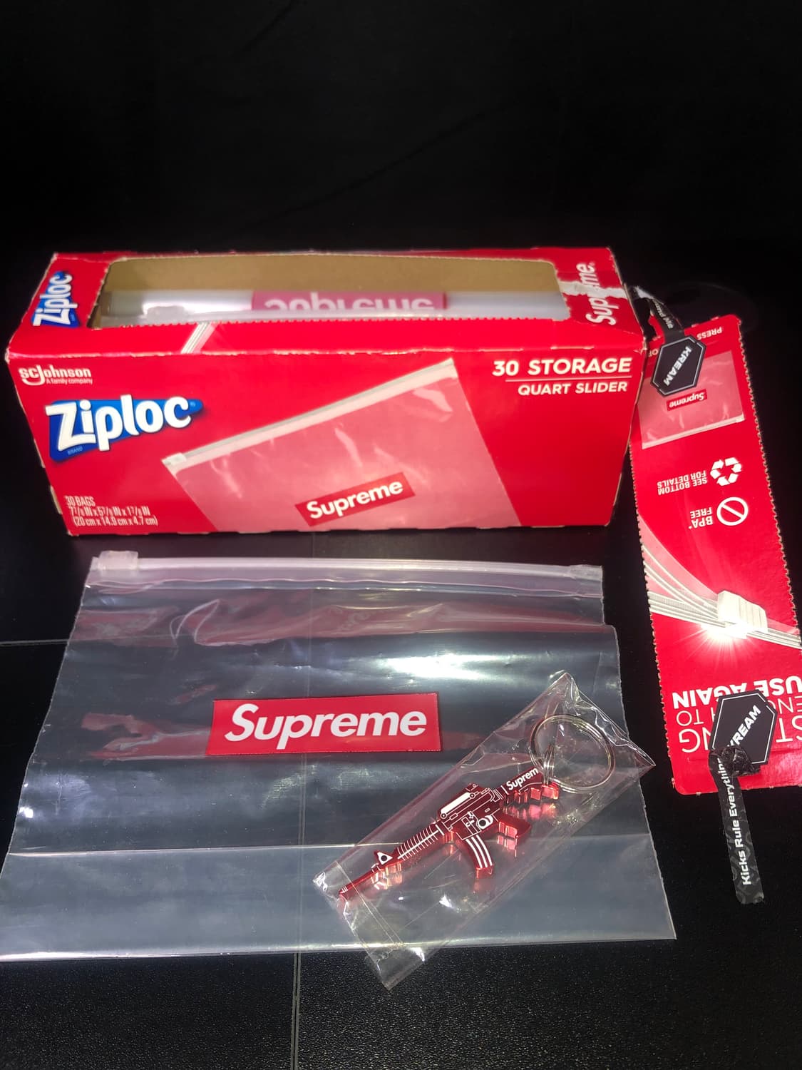 14FW 슈프림 m16 보틀 오프너 키체인 레드 상품이미지3