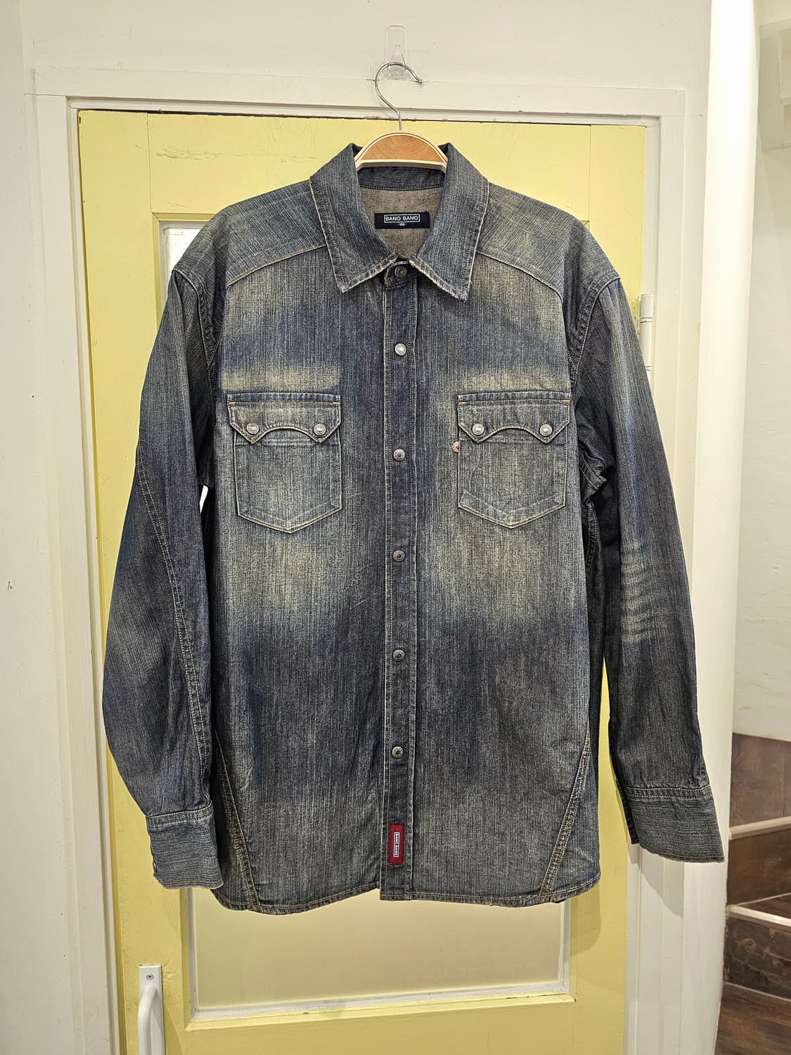 Bangbang 워싱 절개 데님셔츠 상품이미지1
