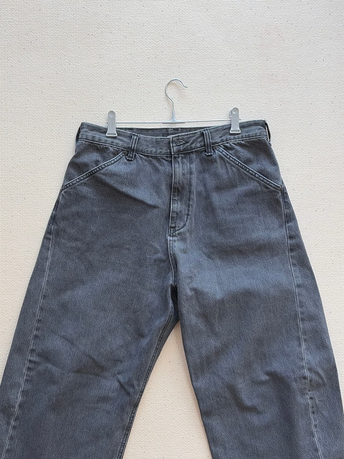 해칭룸 와이드 커브진 워시드 블랙 상품이미지2