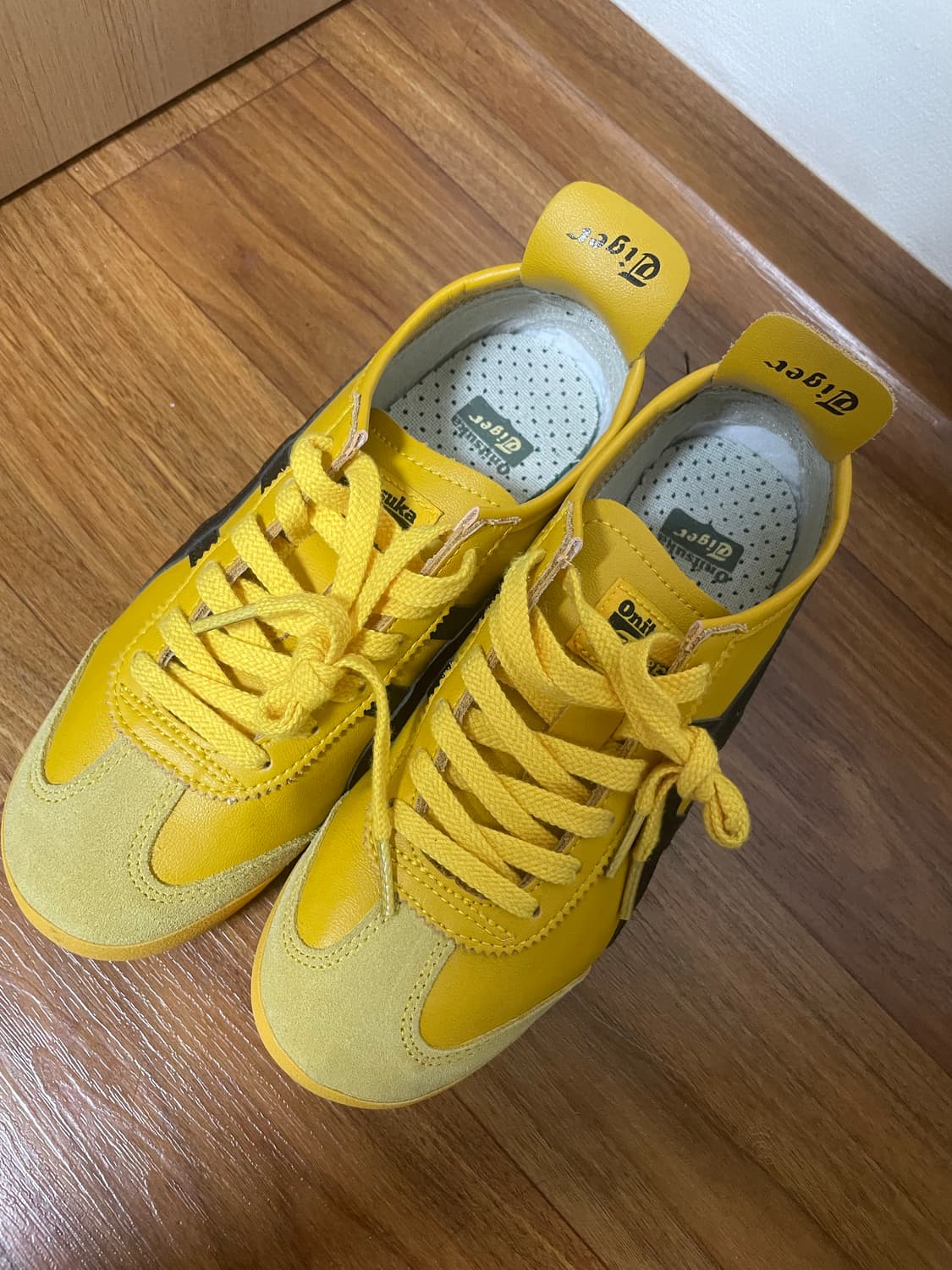 오니츠카타이거 멕시코 66 스니커즈 옐로우 블랙 상품이미지2