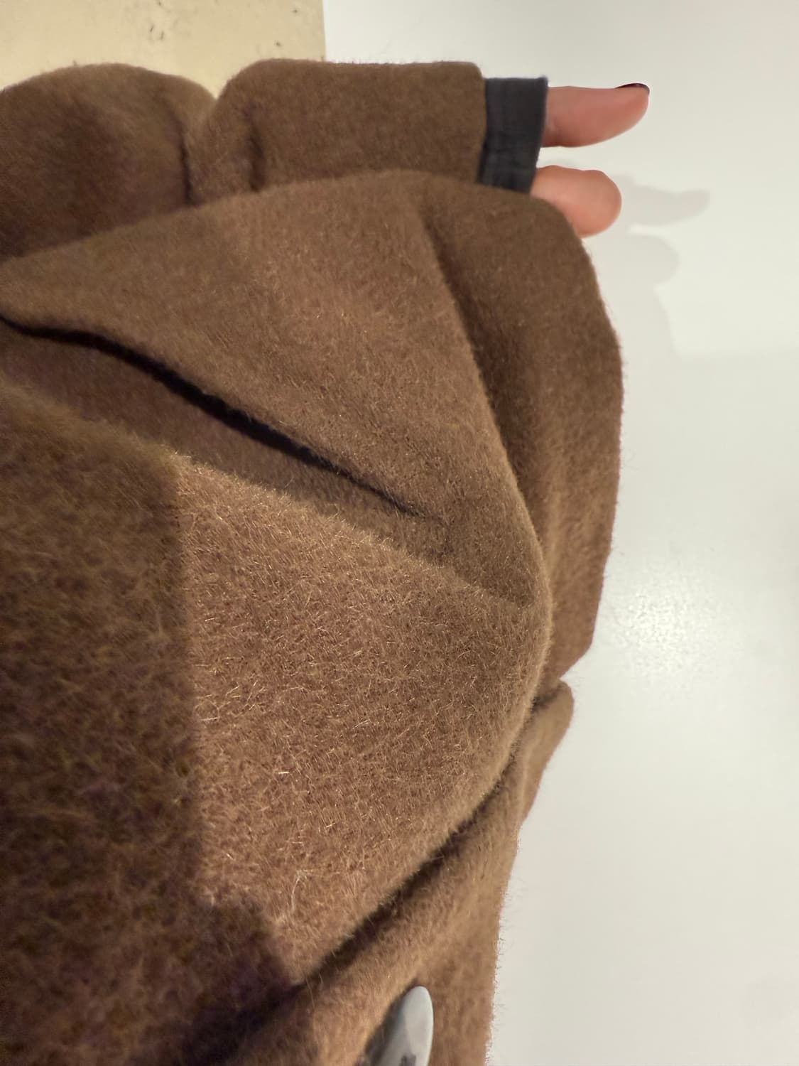 one button high-neck point coat 상품이미지5