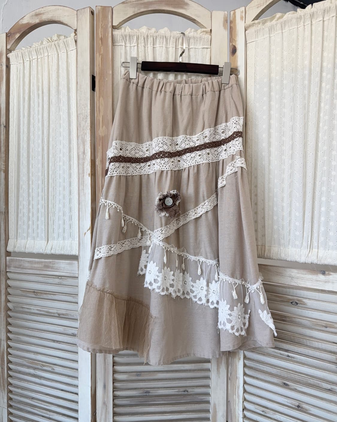 Beige lace patch-work long skirt 상품이미지1