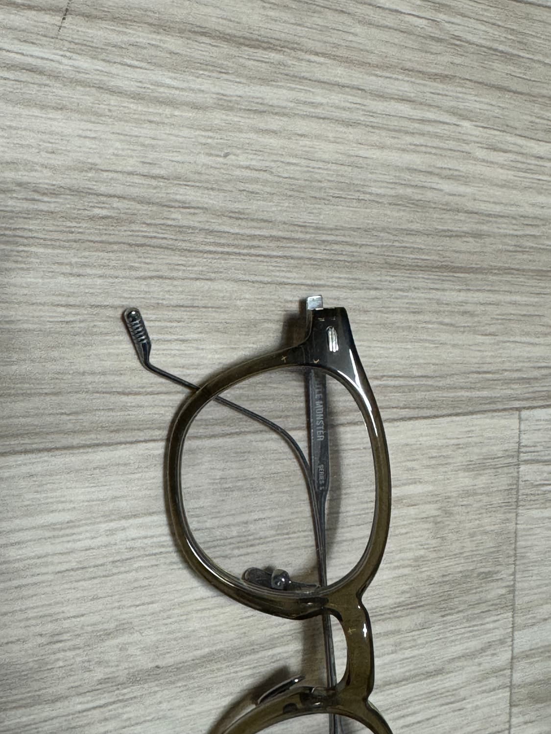 젠틀몬스터 롭01 카키 안경 상품이미지5