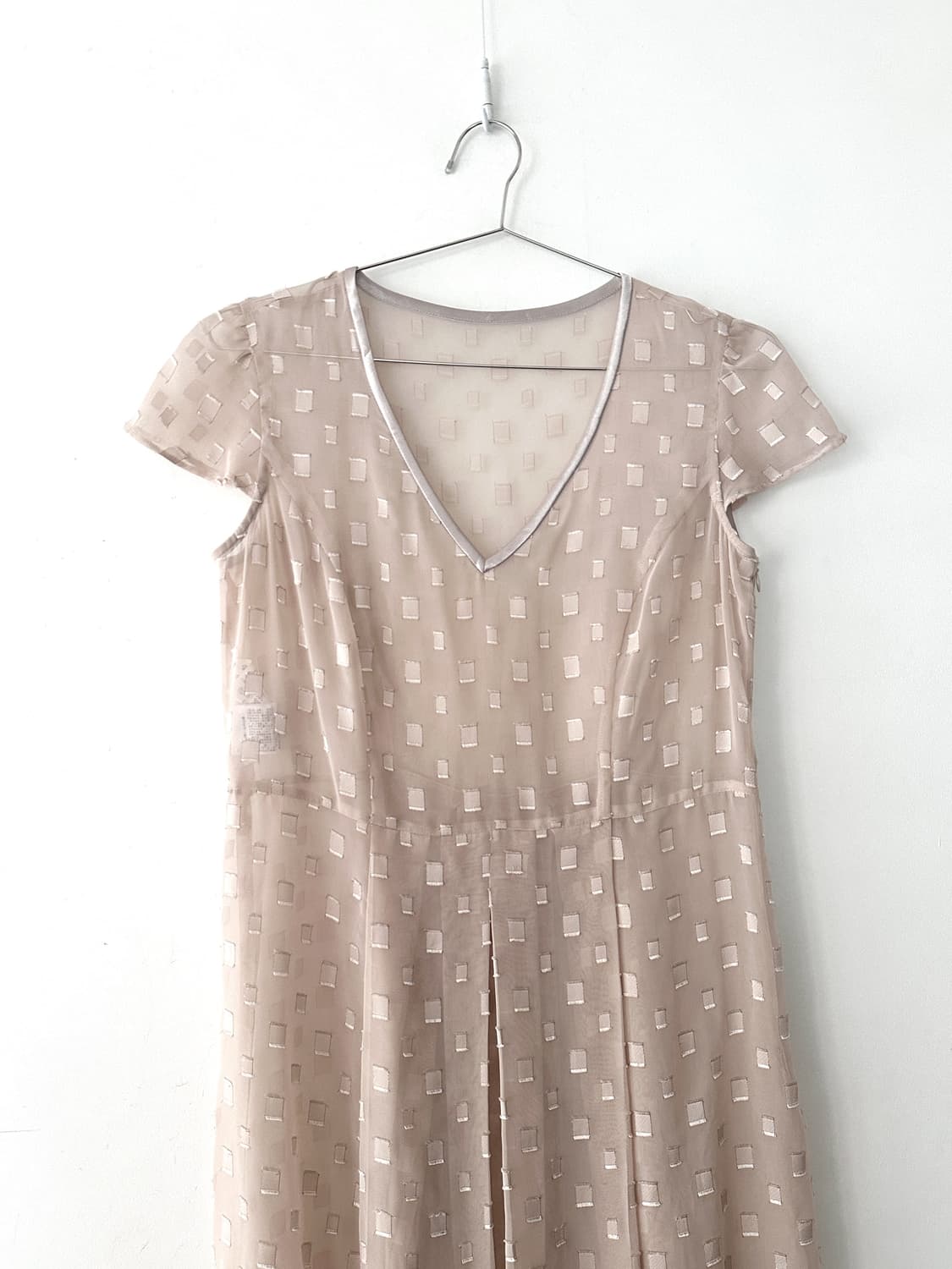 Rectangle pattern sheer ops / beige pink 상품이미지3