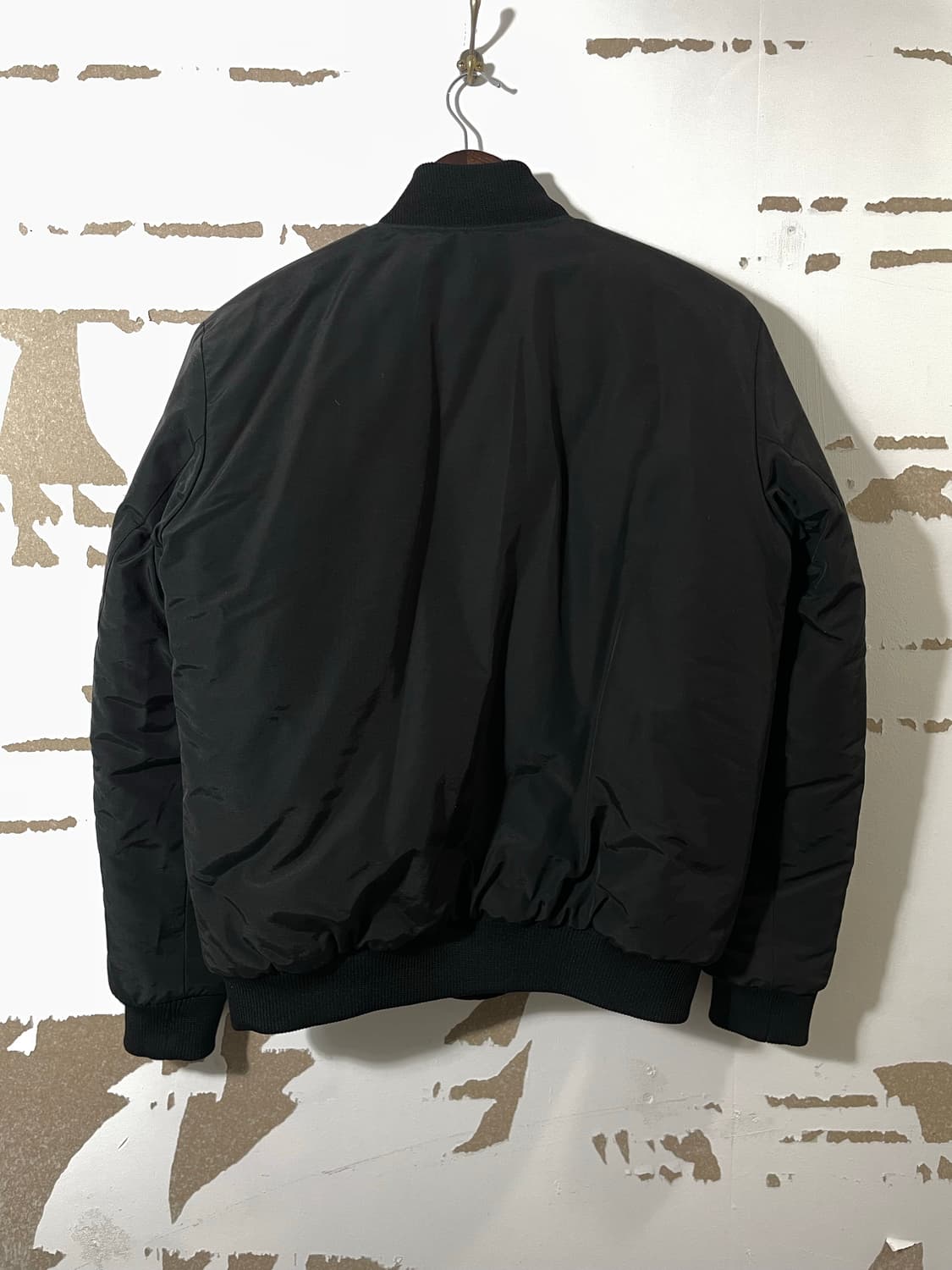 버버리 브릿 빅로고 봄버 상품이미지2