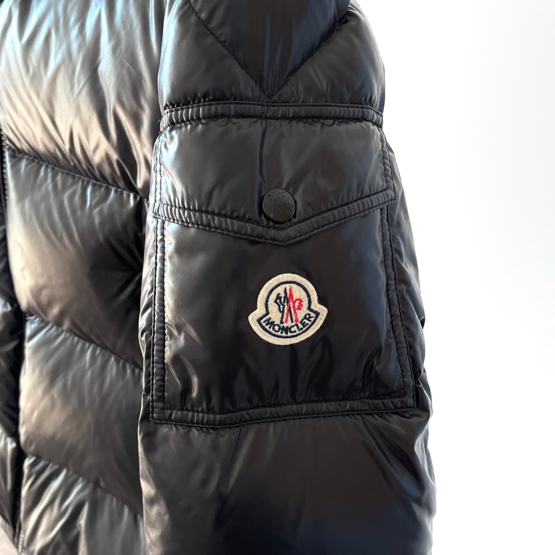 [S급/3사이즈] 몽클레어 에크린스 쇼트 패딩 블랙 상품이미지3