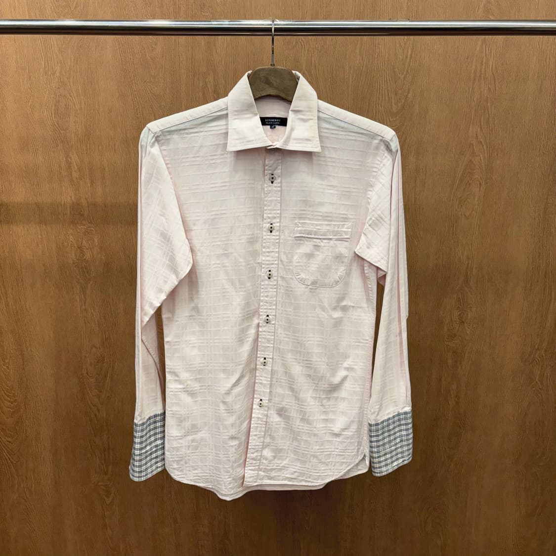 버버리 블랙 라벨 코튼 긴팔 셔츠 체크 배색 자카드 패턴 디테일 핑크 상품이미지2