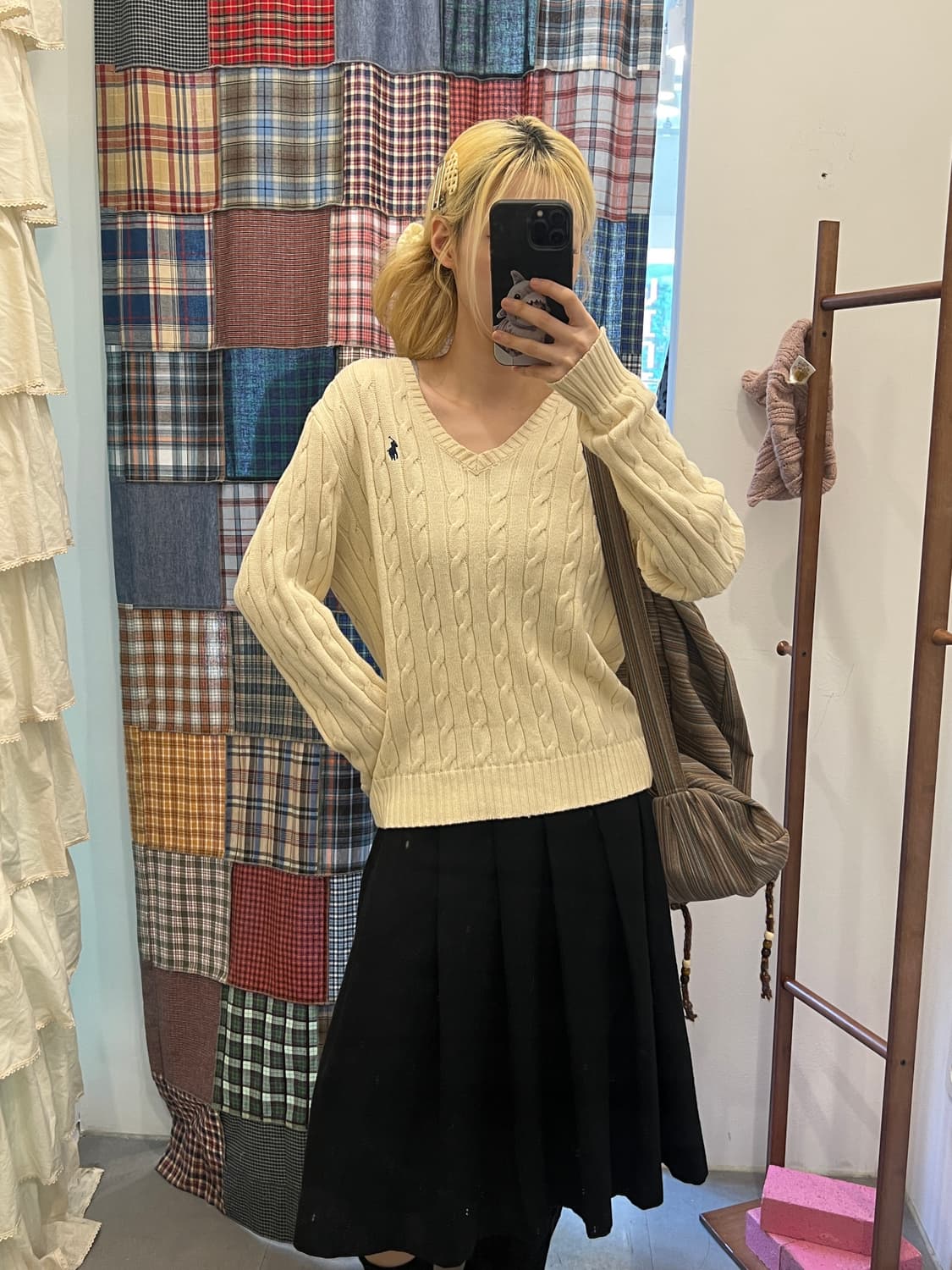 폴로 아이보리 꽈배기 브이넥 니트 상품이미지3