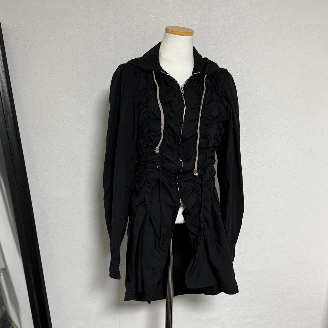 (여성추천)19ss 꼼데가르송 옴므플러스 드레이프 후드자켓 xs 상품이미지1