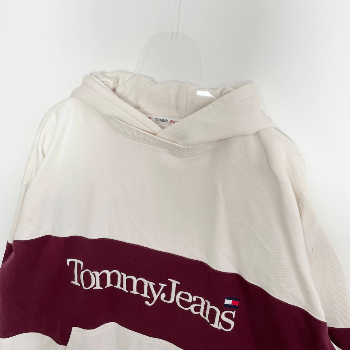 D2 타미 진스(Tommy Jeans) 스케이터 세리프 리니어 후디 L사 상품이미지2