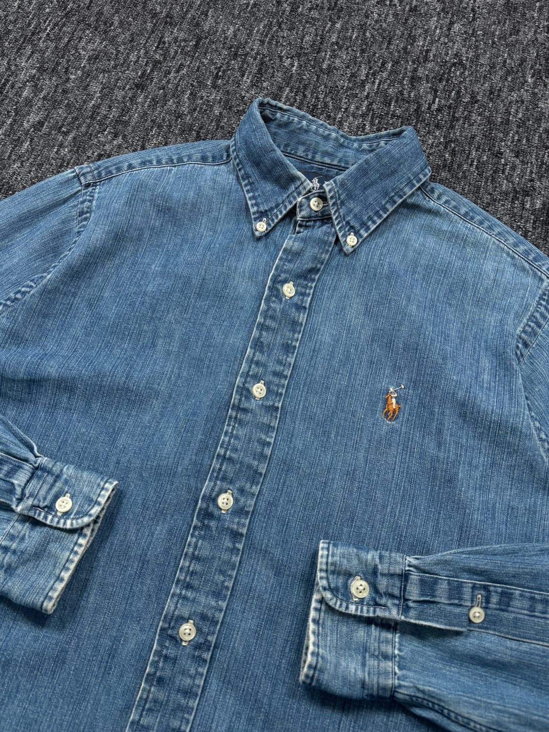 폴로 클래식 핏 샴브레이 데님 셔츠 상품이미지5